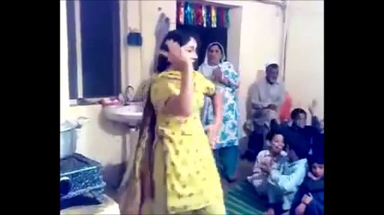 Bold Pathan Girl Dancing in Kitchen on Pashto Song