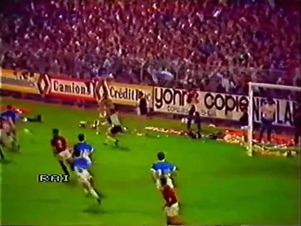 18.09.1985 - 1985-1986 UEFA Cup 1st Round 1st Leg AJ Auxerre 3-1 AC Milan