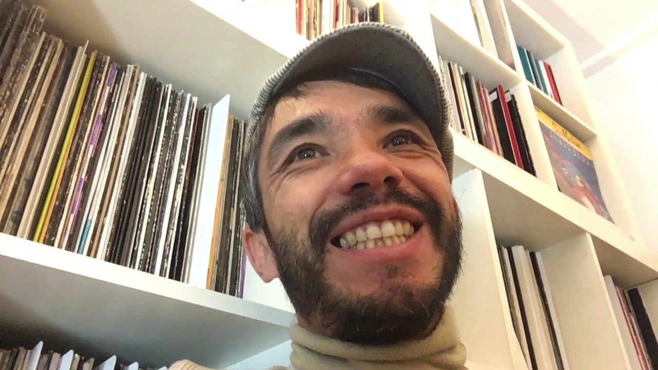 La Selfinterview de Nick V, Mona Paris et Mona Musique