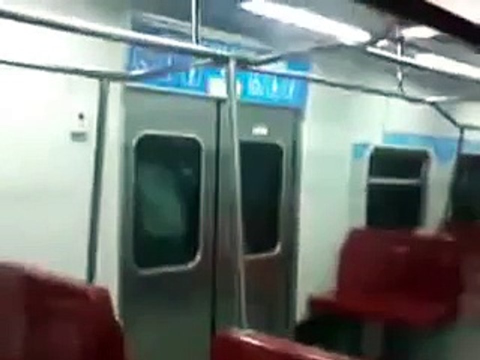 How To get into the Metro - The Venezuelan way