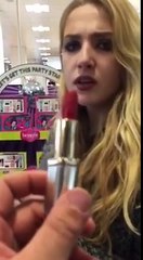 Divertirsi con la ragazza....che bastardo!