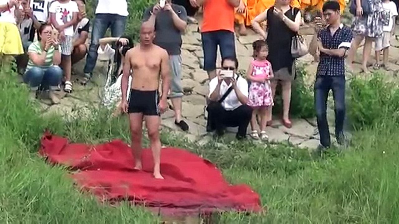 MONACO SHAOLIN CORRE SULL'ACQUA  E'