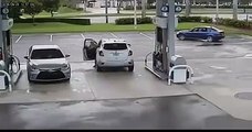 Un homme vole le sac à main d'une jeune femme qui fait le plein de sa voiture !