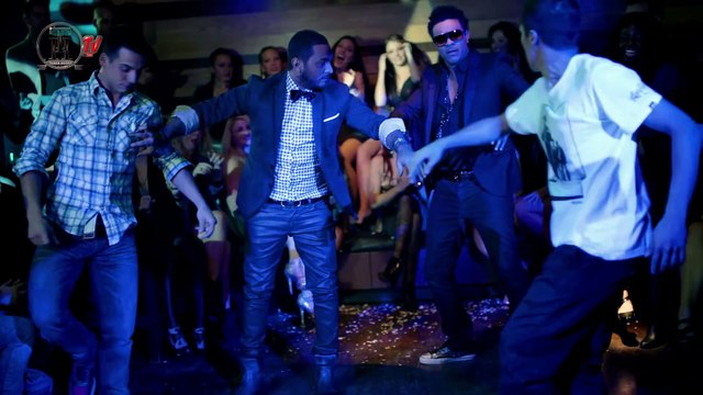 Tamer Hosny Ft Shaggy - Smile / كليب تامر حسني و شاجي