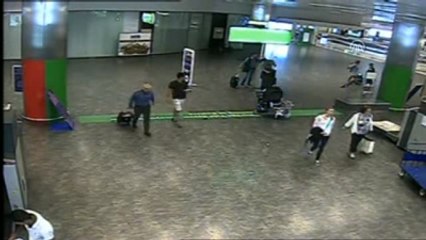 Adil Öksüz ve Kemal Batmaz'ın ABD'den Dönüş Görüntüleri - Taksiye Biniş (2)