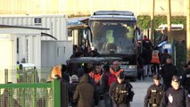 França transfere menores de idade que viviam em Calais