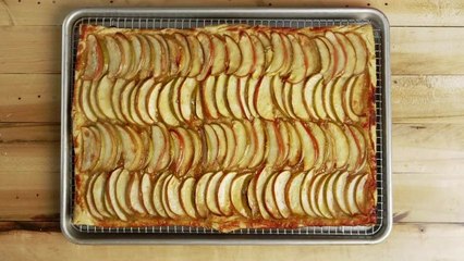 You Only Need 3 Ingredients for This Thanksgiving Apple Tart