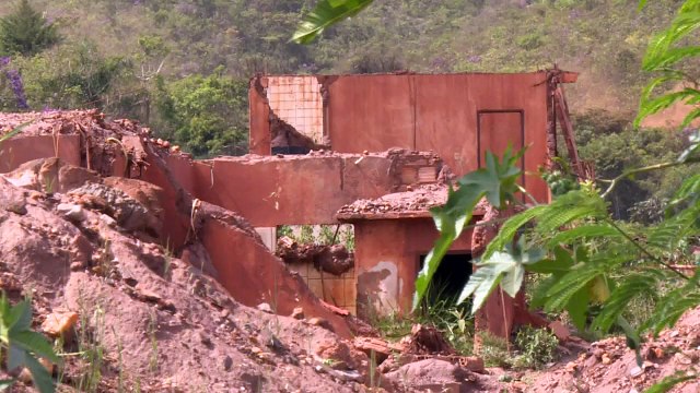 Les plaies de la tragédie minière brésilienne restent ouvertes