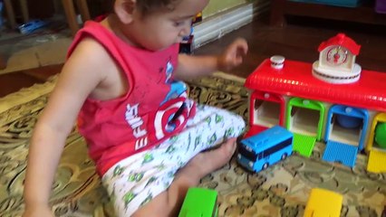 Tayo the Little Bus Toys 타요 꼬마버스 타요 주유소 차고지 세차장 장난감 Peppa Pig Play Doh Surprise Eggs Em Português