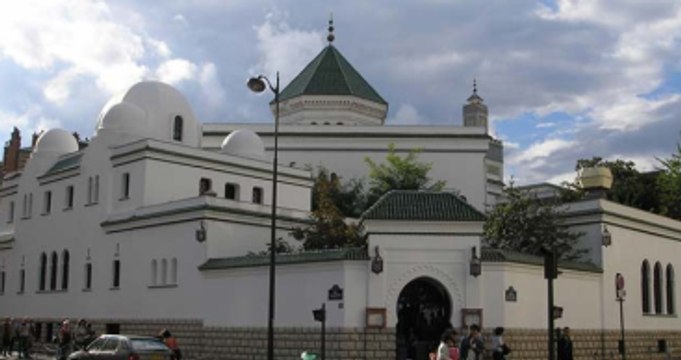 Fransa OHAL Yasasının Verdiği Yetkiyle 4 Camiyi Kapattı!