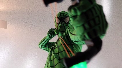Green Spiderman vs Pumpkin Scream! - In Real PART 4
