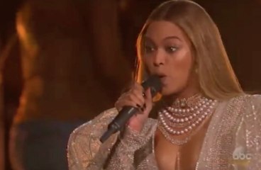2016 CMA Awards -- Beyoncé and the Dixie Chicks