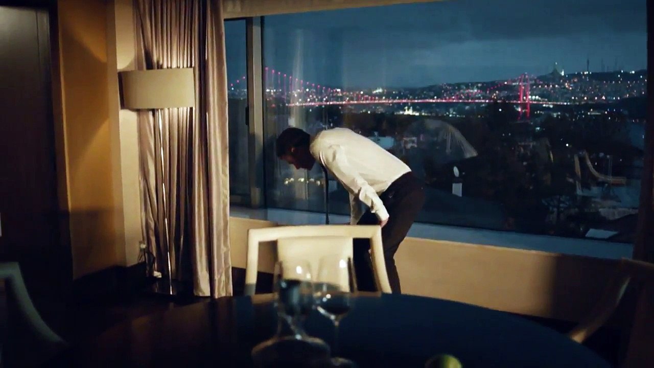 Hayat Şarkısı 28. Bölüm - Feride Hilal Akın - Gözlerimi Kapatsam