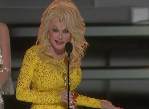 2016 CMA Awards Dolly Parton