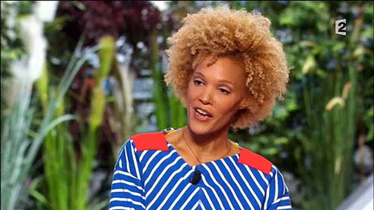 Pas de chance : Estelle Denis se retrouvait hier chez Amanda pour la promotion de TPMS !