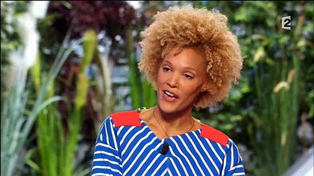 Pas de chance : Estelle Denis se retrouvait hier chez Amanda pour la promotion de TPMS !