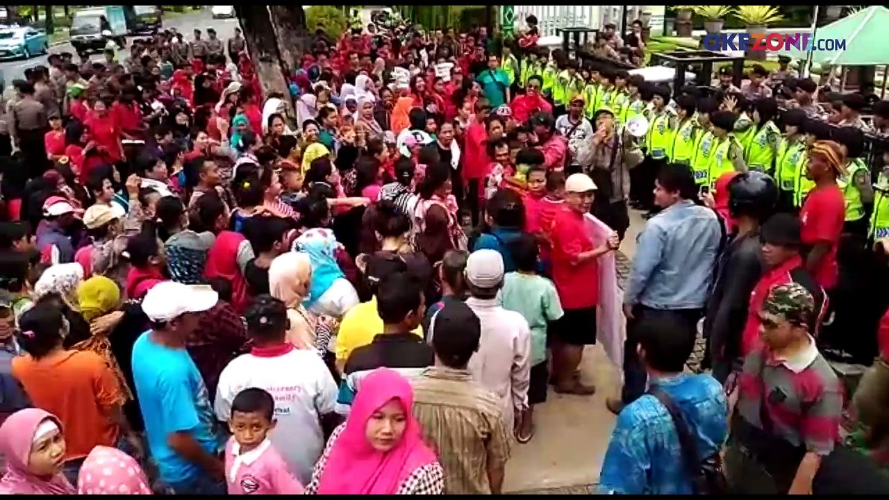 Massa SPRI Geruduk Balai Kota DKI Jakarta