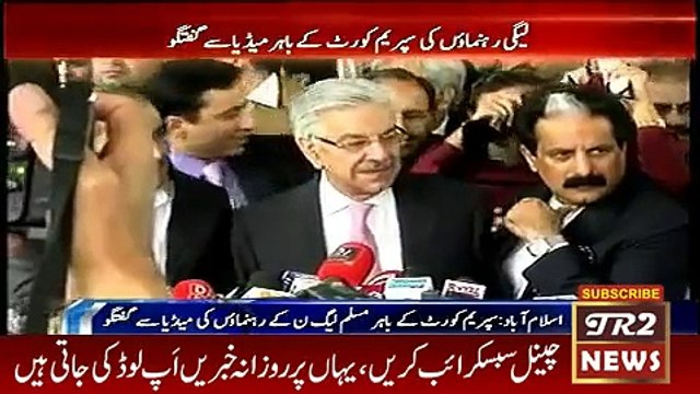 ARY News Headlines 3 November 2016, Saad Rafique & Khawaja Asif Talk outside Supreme Court