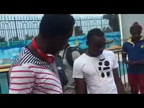Wally Seck visite le Parking voiture de luxe de Sidiki Diabate