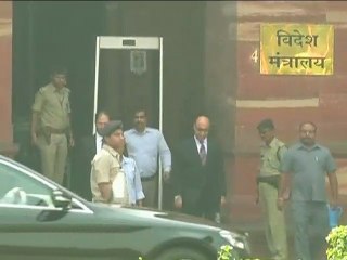 পাকিস্তান থেকে ৮ কূটনীতিক প্রত্যাহারের সিদ্ধান্ত ভারতের