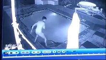 Grosse frayeur : un crocodile attaque un couple dans une piscine