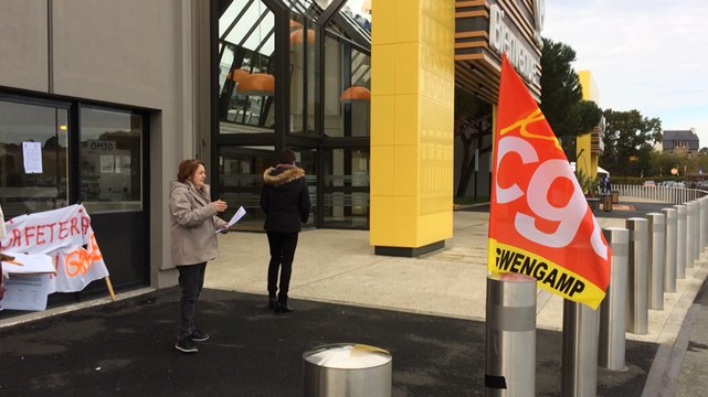 Grève et tracts à la cafétéria Casino