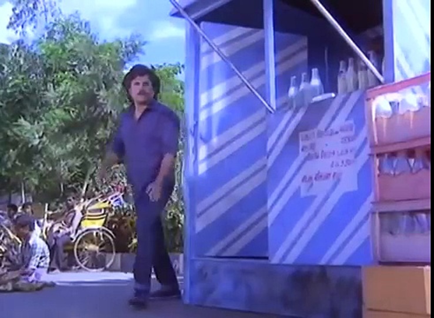 Rajnikanth Hilarious Action Scene - Velaikaran Comedy Scenes