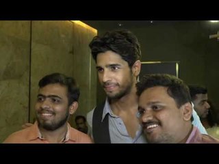 Sidharth Malhotra clicks a selfie with Armaan and Amaal Malik | Bollywood Events