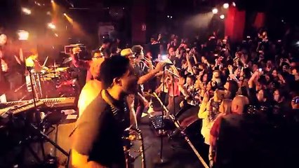 Bruno Mars - Locked out of Heaven [Live in Paris]