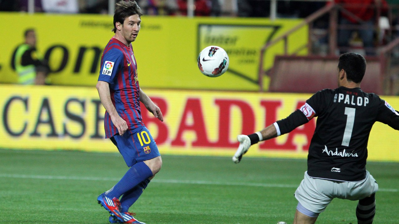 Master chef Messi slices up Sevilla