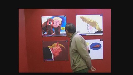 A Città del Messico le caricature di Trump