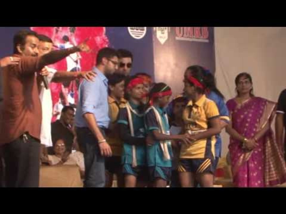 Ranbir Kapoor dahi handi stunt - Mumbai City Football Club