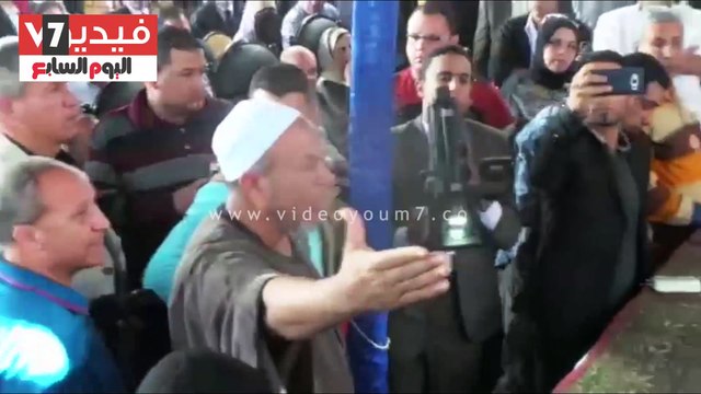 مواطن لمحافظ كفر الشيخ: مش عايزين نأكل بس نعلم ولادنا علشان مايرحوش للبحر ونقول هجرة غير مشروعة