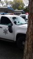 Un policier américain se crash avec sa voiture, tente de s'échapper avec un autre policier à sa poursuite !