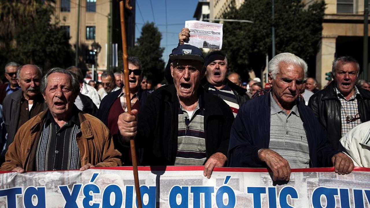 Grecia: manifestazione dei pensionati, nuovi tagli in arrivo