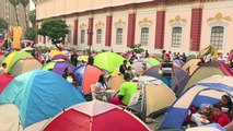 Chavistas acampan en Caracas en respaldo a Maduro
