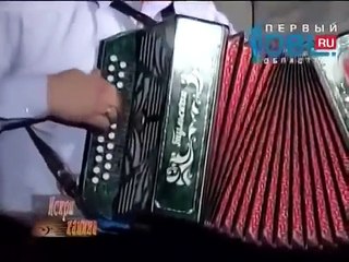 Классно поёт, мурашки по коже