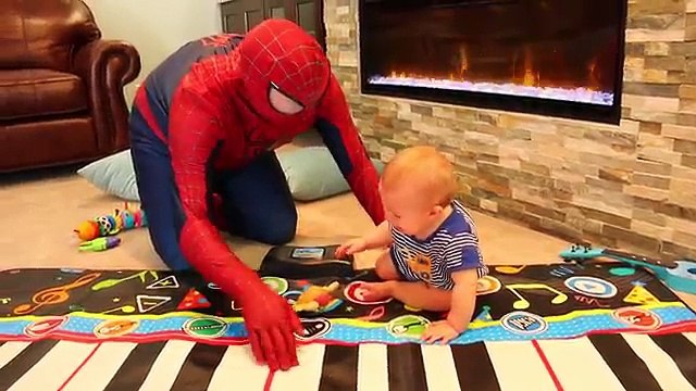 Giant Piano Superhero Spiderman IRL School of Music Kids & Bad Baby Learns Keyboard DisneyCarToys
