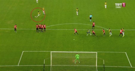 Jeremain Lens, Manchester United Ağlarına Muazzam Frikik Golü Bıraktı