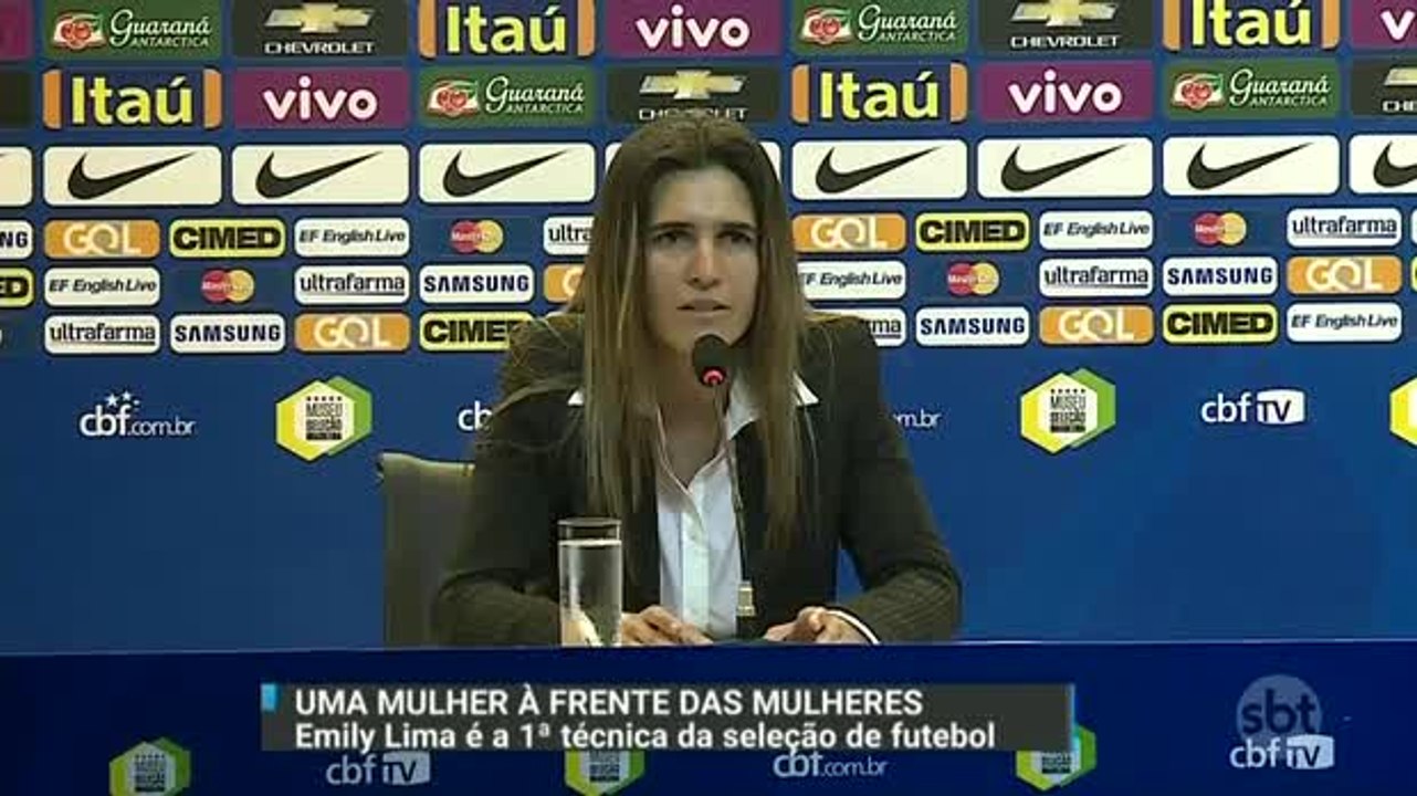 Na CBF, Emily Lima é apresentada como a primeira técnica da Seleção Brasileira