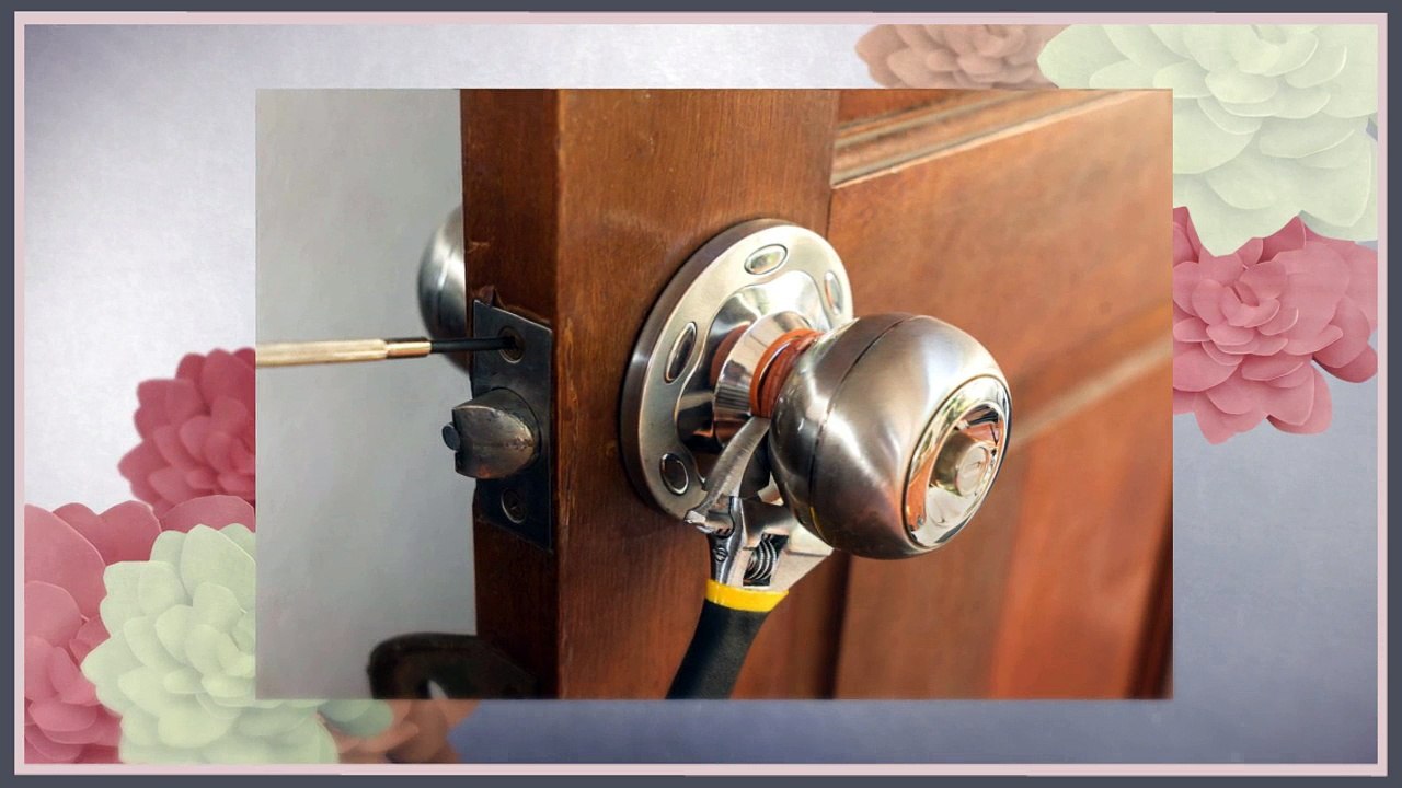 How a Professional Locksmith Can Help with Your Doors and Door Repair