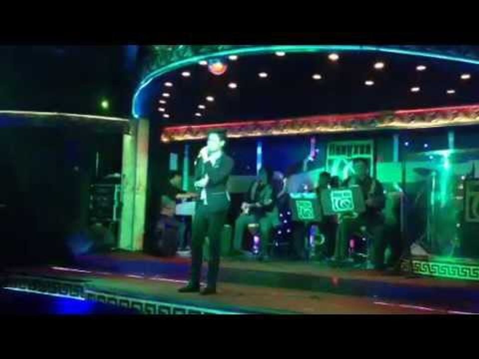 Áo Em Chưa Mặc Một Lần live tại Phòng Trà Tiếng Xưa