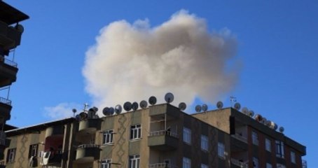 Son Dakika! Diyarbakır'da Emniyete Bombalı Saldırı