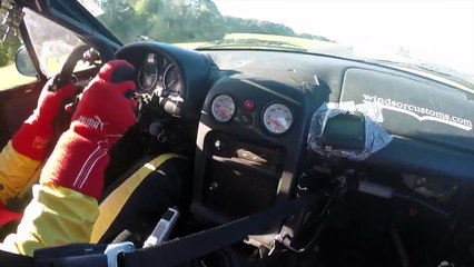 Il s’échappe de justesse de sa voiture qui prend feu