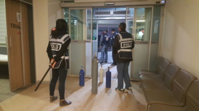 Hasta Yakını Acil Serviste Güvenlik Görevlisini Vurdu