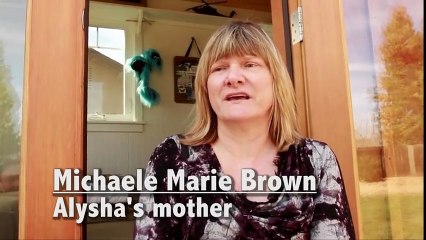 Mother moves family into tiny (260-square-foot) home after husband's death