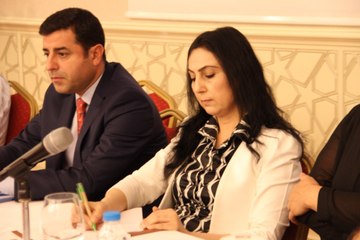 HDP'ye terör operasyonu, Demirtaş ve Yüksekdağ gözaltında