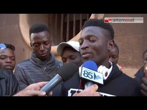 TGSRVnov03 taranto prefettura protesta migranti