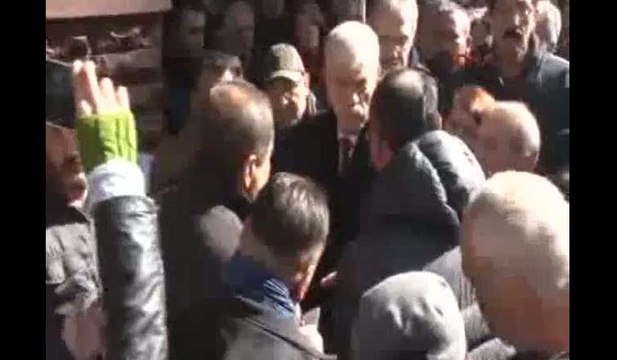 HDP protestosuna polisten biber gazı ve plastik mermili müdahale