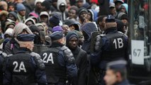 بعد كاليه فرنسا تخلي مخيم مهاجرين في باريس يضم أكثر من 3 آلاف مهاجر